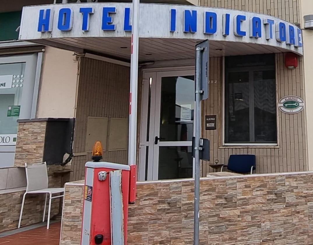 Hotel Indicatore Budget & Business At A Glance Campi Bisenzio Zewnętrze zdjęcie